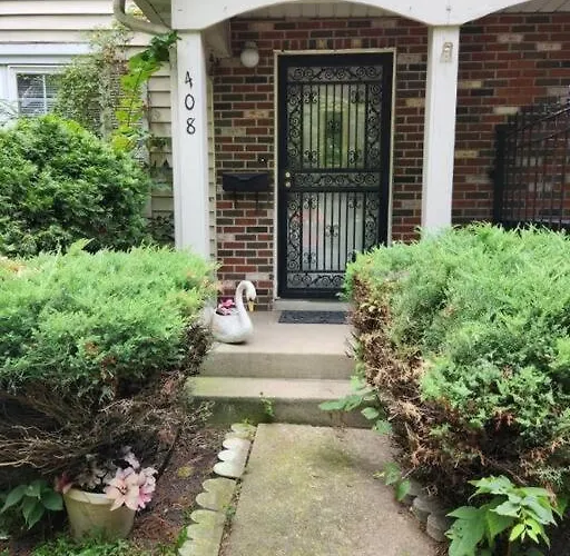 Retro 2 Bedroom 6 Mins To United Center With Parking Apartment