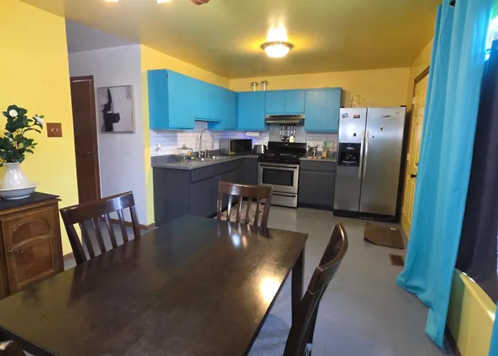 Retro 2 Bedroom 6 Mins To United Center With Parking * Chicago